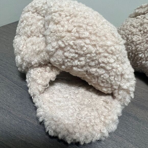 BALENCIAGA Drapy Puffy Shearling Slip-on House Shoes Slides Slippers Cream Fur - Picture 9 of 11